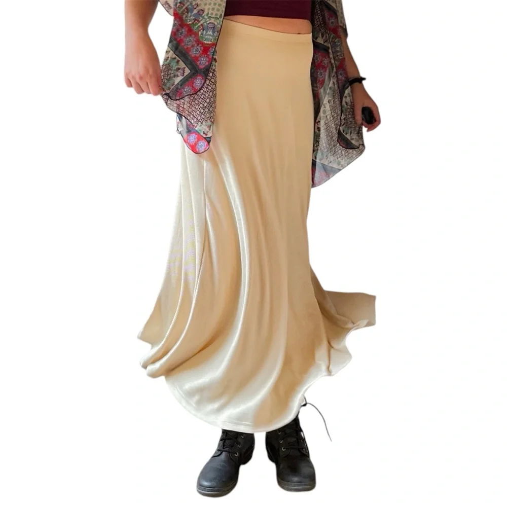 Flowing Cream Maxi Skirt Women’s Small - stretchy material - Picture 3 of 4